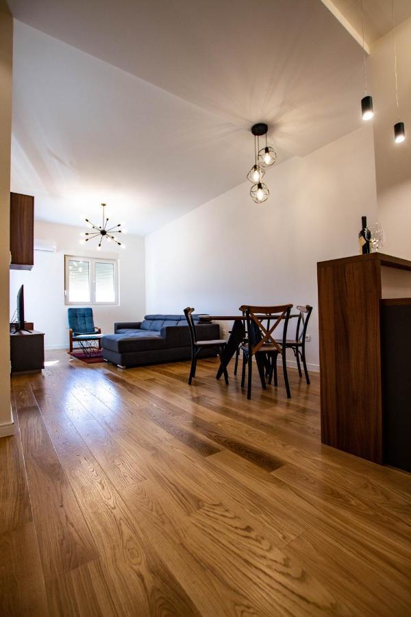Follow The Sun - 4 Person Apartment Bar Exterior foto