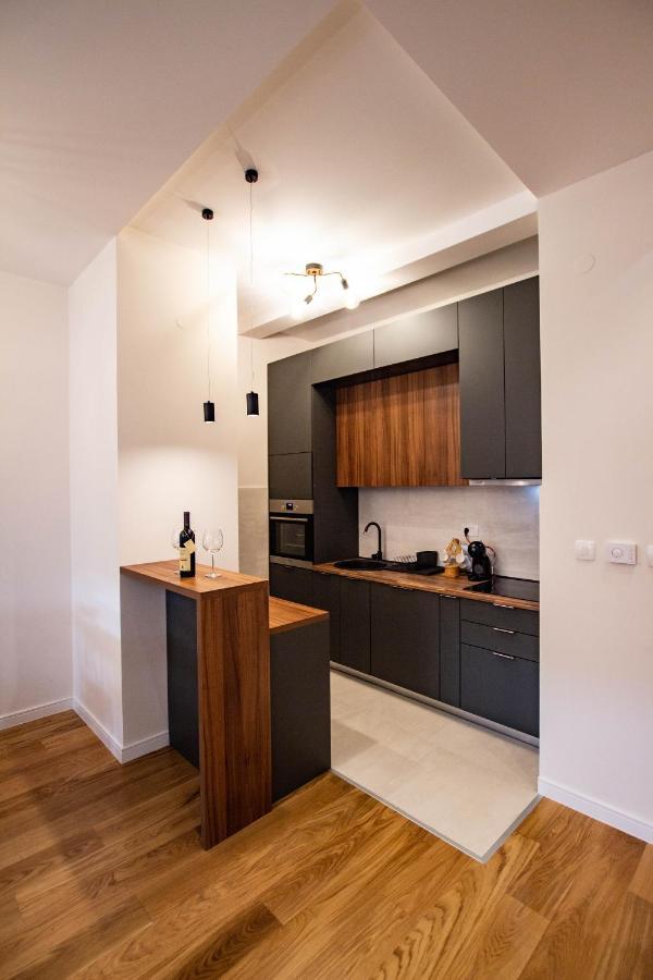 Follow The Sun - 4 Person Apartment Bar Exterior foto